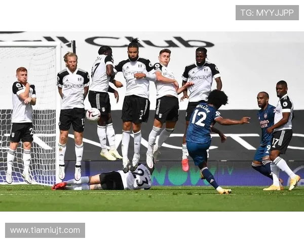 法甲防守球员技术分析及体育竞技防线建设