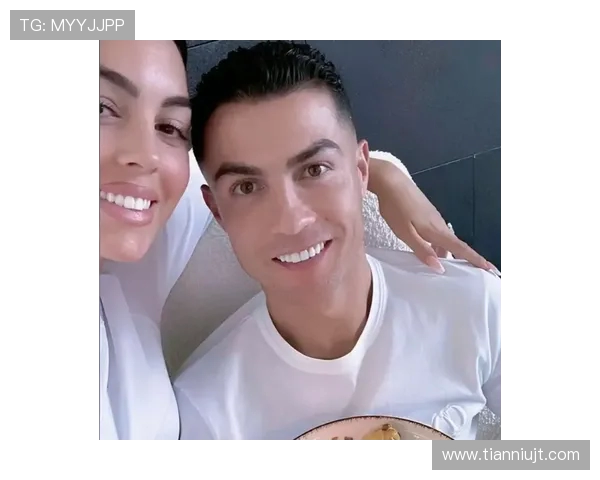 C罗女友热情助威世界杯现场气氛火爆 为爱人加油助力世界杯梦想 C罗女友热情助威世界杯现场气氛火爆 为爱人加油助力世界杯梦想