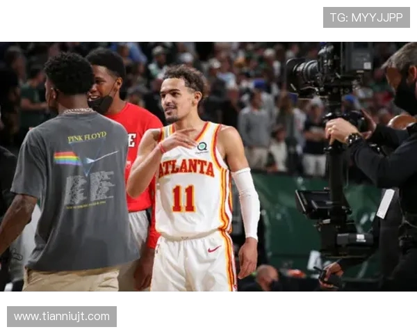 2018年NBA选秀大会艾顿成为状元秀老鹰队选中特雷杨